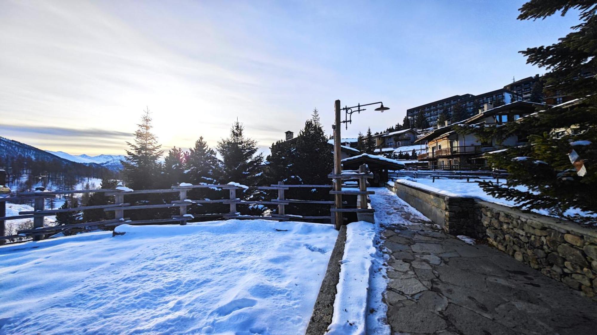 Hostdomus - Imperial Chalet Villa Colle Colle Sestriere Kültér fotó