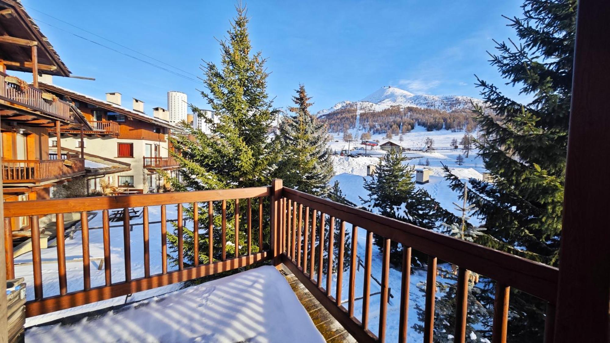 Hostdomus - Imperial Chalet Villa Colle Colle Sestriere Kültér fotó