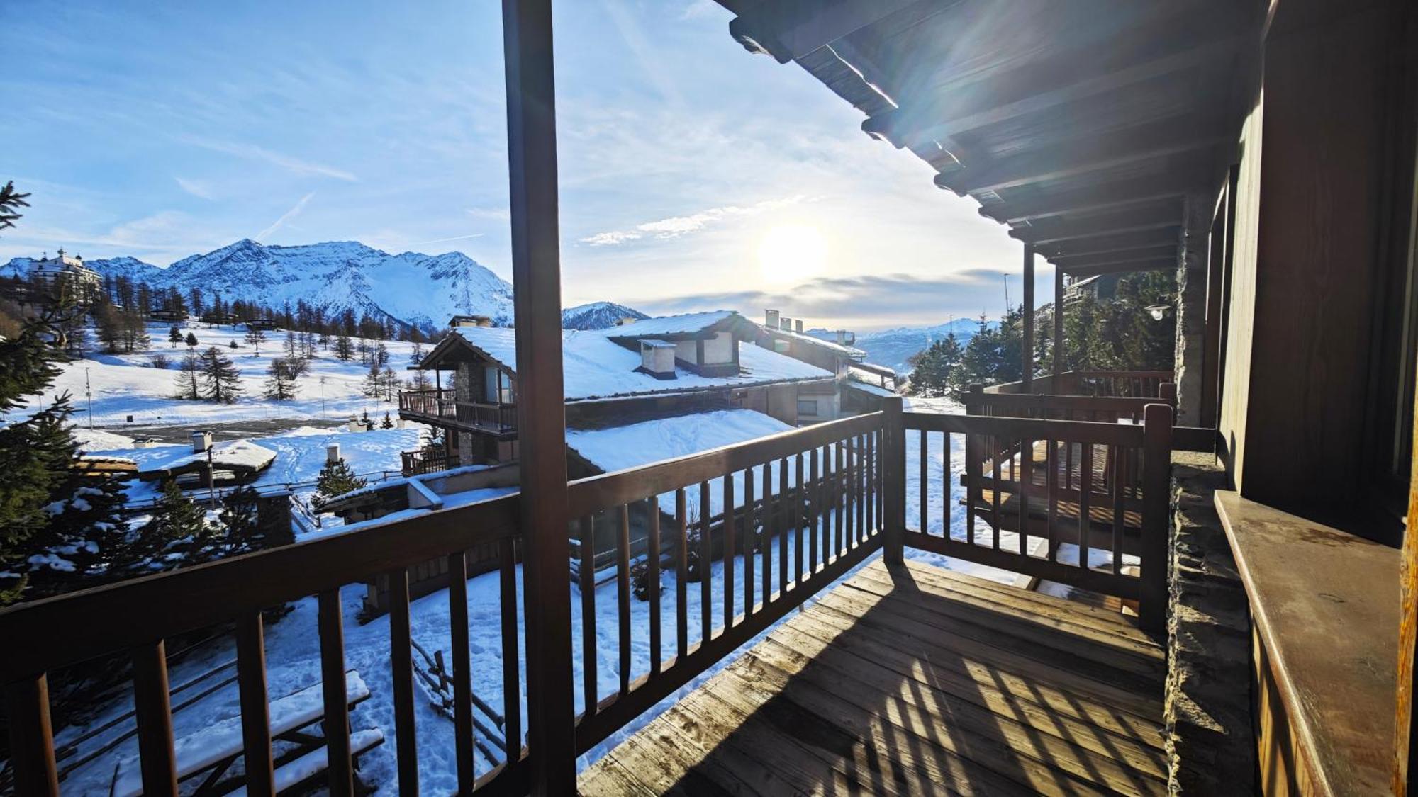 Hostdomus - Imperial Chalet Villa Colle Colle Sestriere Kültér fotó